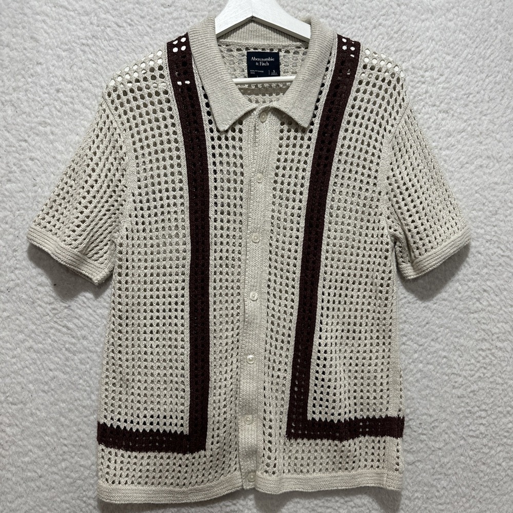 Abercrombie Men's S Beige Brown Button Up Knitted-Crochet Short Sleeve Shirt